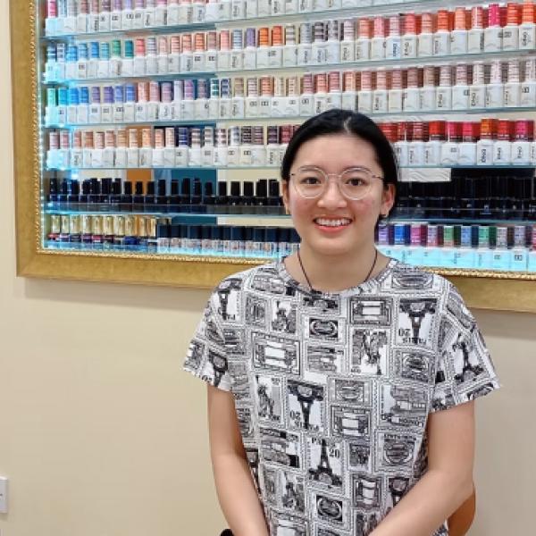 Golden File Nails Salon