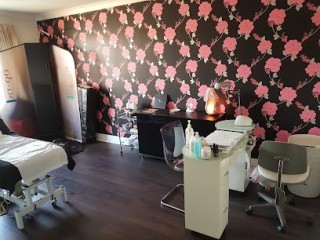 Hello Gorgeous Unisex Beauty Salon