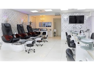 The Nail Lounge