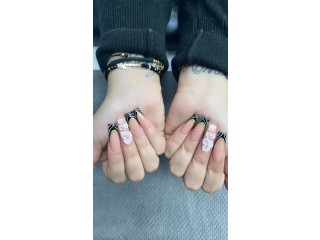 Vi Nails