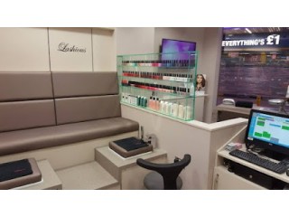 Lashious Beauty Ealing Broadway (by Rawr Beauty)