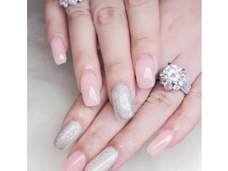 Glamourpuss Nails