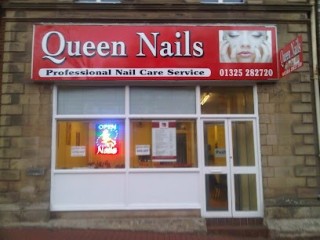 Queen Nails