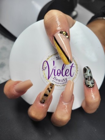 violet-nails-and-beauty-big-0